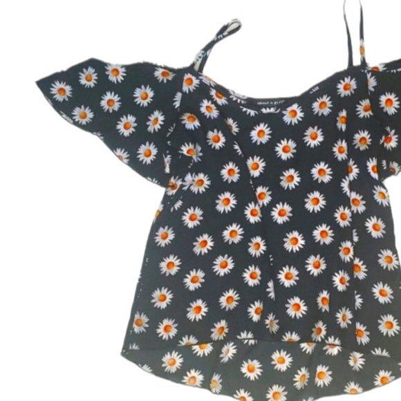 About a Girl Cold Shoulder Black Daisy Top - S - Picture 1 of 10